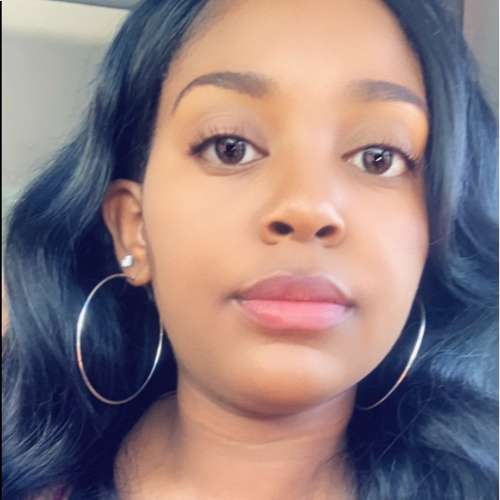Meet your Posher, Clarissa